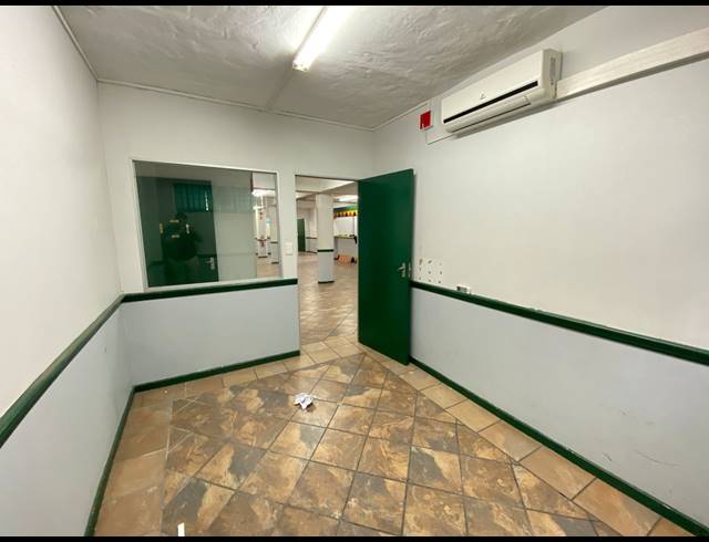 1,020M² BUILDING TO LET IN GEORGE CENTRAL